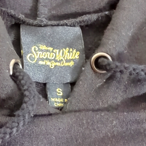 - 🦖 Disney Snow White hoodie S like NEW - Picture 3 of 3